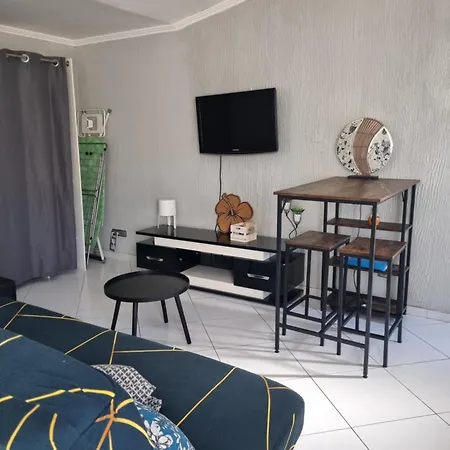 Apartment Erables Pessac